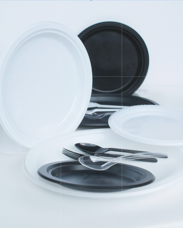 Купить пластиковые тарелки купить оптом — доставка по всей Украине.